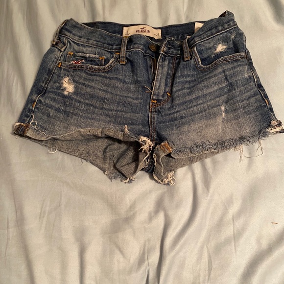 Hollister Jean shorts - Picture 1 of 3
